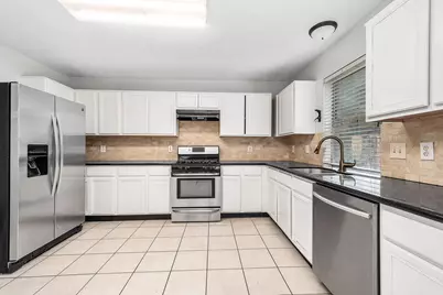 8823 Emerald Heights Lane, Houston, TX 77083 - Photo 15