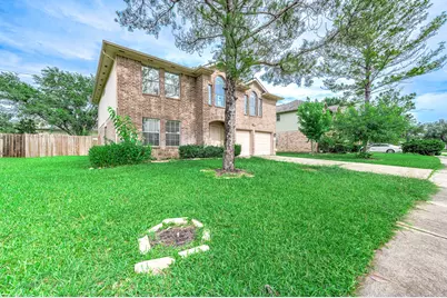 8823 Emerald Heights Lane, Houston, TX 77083 - Photo 7