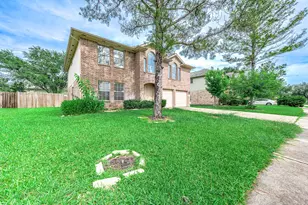 8823 Emerald Heights Ln, Houston, TX 77083 - Photo 7