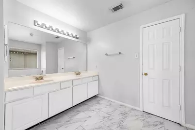8823 Emerald Heights Lane, Houston, TX 77083 - Photo 23