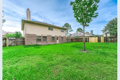 8823 Emerald Heights Lane, Houston, TX 77083 - Photo 33