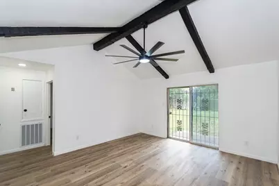 1918 Deerhurst Lane, Houston, TX 77088 - Photo 9