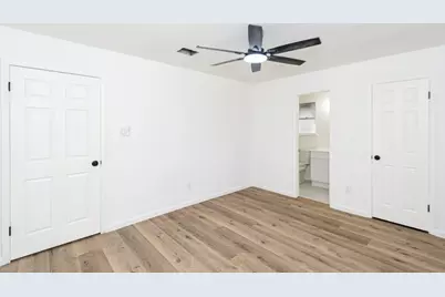 1918 Deerhurst Lane, Houston, TX 77088 - Photo 13