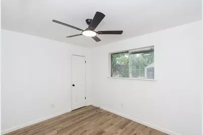 1918 Deerhurst Lane, Houston, TX 77088 - Photo 15