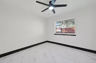 10703 White Bridge Ln, Sugar Land, TX 77498 - Photo 27