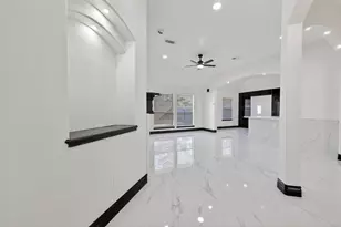 10703 White Bridge Ln, Sugar Land, TX 77498 - Photo 3