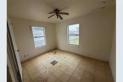 407 E 2nd Street, Bishop, TX 78343 - Photo 5