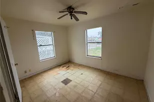 407 E 2nd St, Bishop, TX 78343 - Photo 5