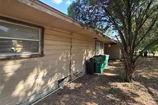 617 Grayson St, Pottsboro, TX 75076 - Photo 5