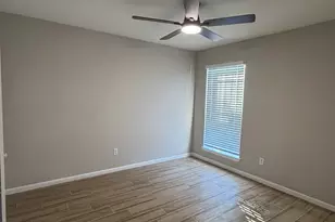 10001 Westpark Dr, Houston, TX 77042 - Photo 11