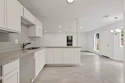 9423 Kristin Drive, Houston, TX 77031 - Photo 5