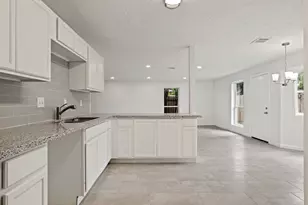 9423 Kristin Dr, Houston, TX 77031 - Photo 5