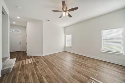 412 W Marlin Street, Willis, TX 77378 - Photo 11