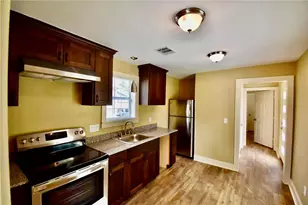 321 E 35th St, Houston, TX 77018 - Photo 3