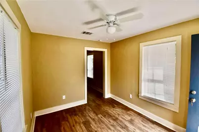 321 E 35th Street, Houston, TX 77018 - Photo 5