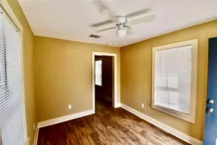 321 E 35th St, Houston, TX 77018 - Photo 5