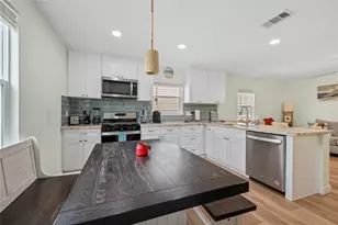 2811 Ave O 1/2, Galveston, TX 77550 - Photo 9