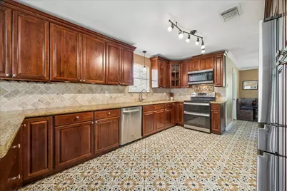 1026 Cragmore Drive, Seabrook, TX 77586 - Photo 5