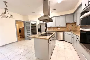 727 Bunker Hill Rd, Houston, TX 77024 - Photo 9