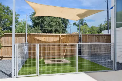 2953 Delafield Street, Houston, TX 77023 - Photo 17