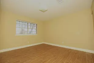 103 E Meadow Ln, West Columbia, TX 77486 - Photo 11