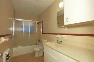 103 E Meadow Ln, West Columbia, TX 77486 - Photo 13