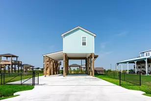 1185 Mabry St, Gilchrist, TX 77617 - Photo 9