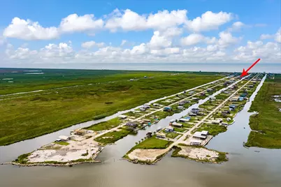 1185 Mabry Street, Gilchrist, TX 77617 - Photo 7