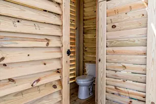 1185 Mabry St, Gilchrist, TX 77617 - Photo 17