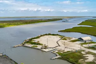 1185 Mabry St, Gilchrist, TX 77617 - Photo 47