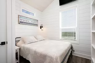 1185 Mabry St, Gilchrist, TX 77617 - Photo 41