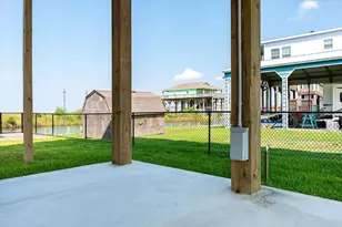 1185 Mabry St, Gilchrist, TX 77617 - Photo 15