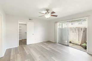 429 N Post Oak Ln, Houston, TX 77024 - Photo 9