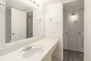 429 N Post Oak Ln, Houston, TX 77024 - Photo 13