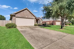 2306 Diamond Springs Dr, Pearland, TX 77584 - Photo 5