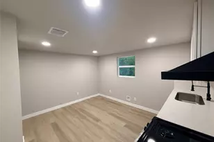 5238 Pease St, Houston, TX 77023 - Photo 5