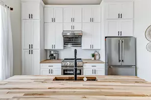 1395 Keith Ave, Gilchrist, TX 77617 - Photo 17