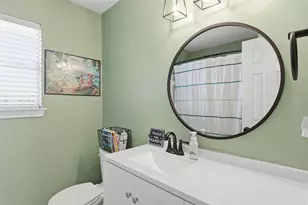 203 Colony Lake Ln, Dickinson, TX 77539 - Photo 17