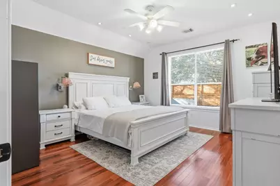 203 Colony Lake Lane, Dickinson, TX 77539 - Photo 11