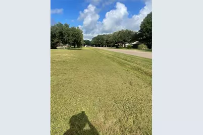 1800 Leissner Street, Bay City, TX 77414 - Photo 3