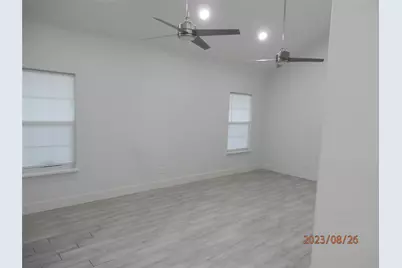 126A 19th Street, Dickinson, TX 77539 - Photo 5