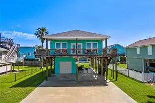 3923 Reeves Dr, Galveston, TX 77554 - Photo 1