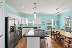 3923 Reeves Dr, Galveston, TX 77554 - Photo 13