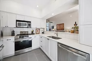 701 Bering Dr, Houston, TX 77057 - Photo 11