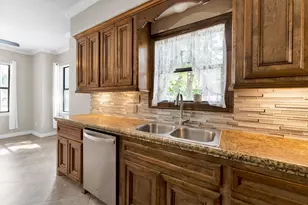 318 Shawnee Dr, Conroe, TX 77316 - Photo 17