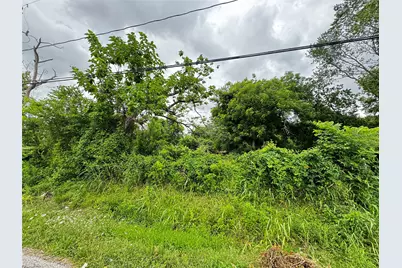 4702 Falls Street, Houston, TX 77026 - Photo 9