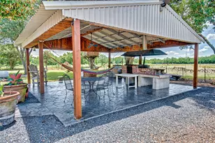 23104 Hopkins Ln, Damon, TX 77430 - Photo 17