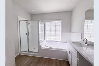 1102 Londonderry Avenue, Friendswood, TX 77546 - Photo 19