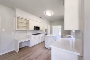 1102 Londonderry Ave, Friendswood, TX 77546 - Photo 9