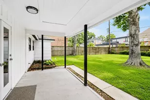4907 Imperial St, Bellaire, TX 77401 - Photo 25